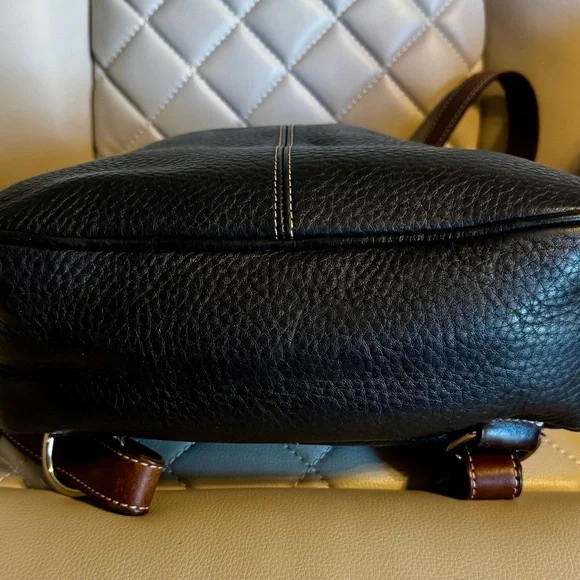 Dooney & Bourke Black Textured Pebbled Leather Bag - Picture 4 of 7